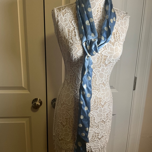 Blue polka dots silk scarf - Picture 3 of 6